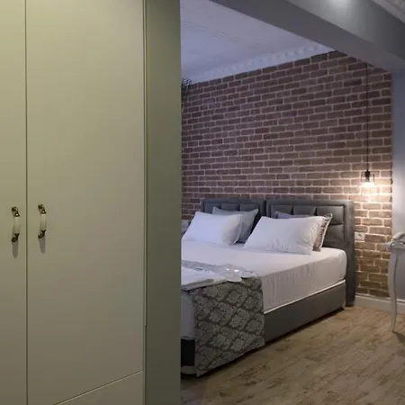 Luna Kaleiçi Otel *